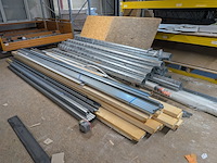 Partij bouwbenodigdheden - afbeelding 2 van  6