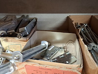 Partij bouwbenodigdheden - afbeelding 2 van  56