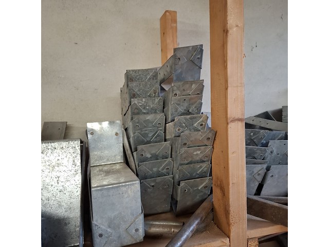 Partij bouwbenodigdheden - afbeelding 16 van  56