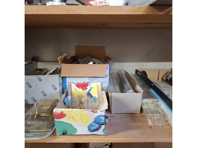 Partij bouwbenodigdheden - afbeelding 21 van  56