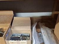 Partij bouwbenodigdheden - afbeelding 25 van  56