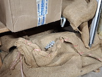 Partij bouwbenodigdheden - afbeelding 32 van  56