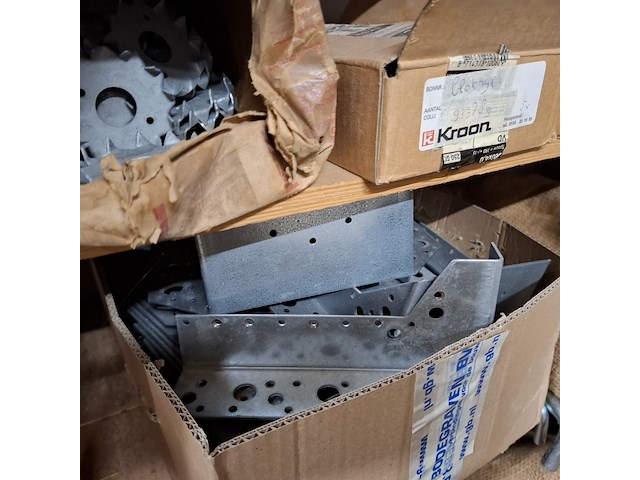 Partij bouwbenodigdheden - afbeelding 35 van  56