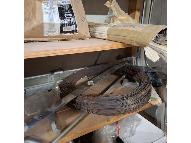 Partij bouwbenodigdheden - afbeelding 37 van  56