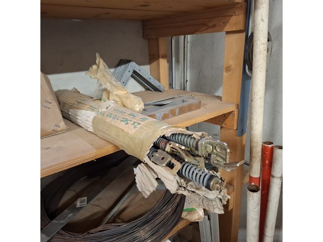 Partij bouwbenodigdheden - afbeelding 40 van  56