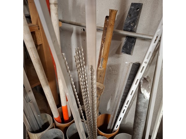 Partij bouwbenodigdheden - afbeelding 50 van  56