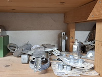 Partij bouwbenodigdheden - afbeelding 45 van  56