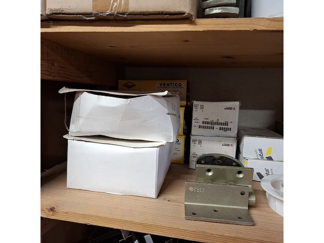 Partij bouwbenodigdheden - afbeelding 54 van  56