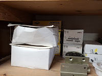 Partij bouwbenodigdheden - afbeelding 54 van  56