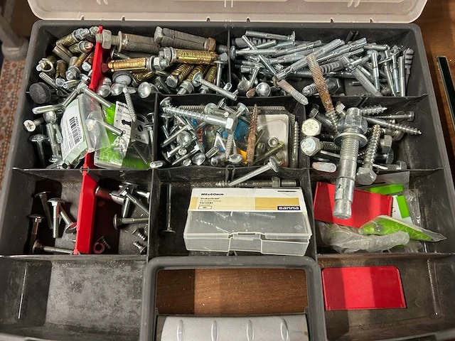 Partij bouwgereedschap en bouwmaterialen w.o. bosch, dewalt - afbeelding 6 van  10