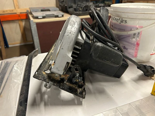 Partij bouwgereedschap en bouwmaterialen - afbeelding 6 van  7