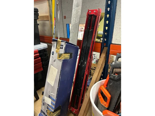 Partij bouwgereedschap en tuingereedschap - afbeelding 5 van  8