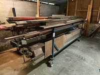 Partij bouwhout en kunstof stroomrail profielen - afbeelding 1 van  6