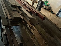 Partij bouwhout en kunstof stroomrail profielen - afbeelding 5 van  6
