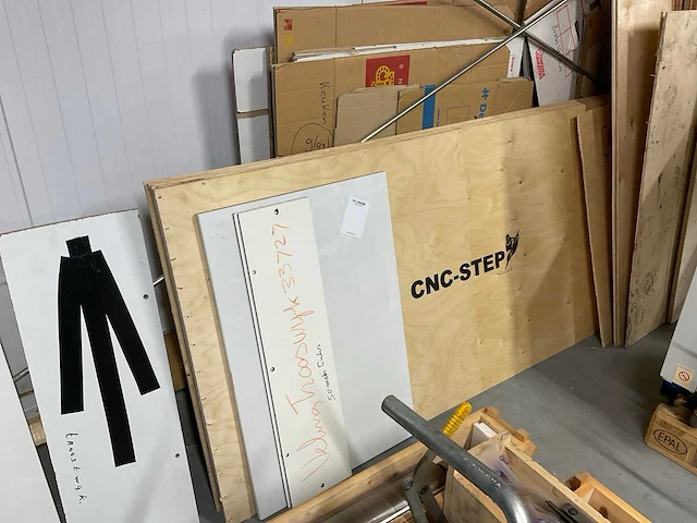 Partij bouwhout kisten - afbeelding 2 van  5