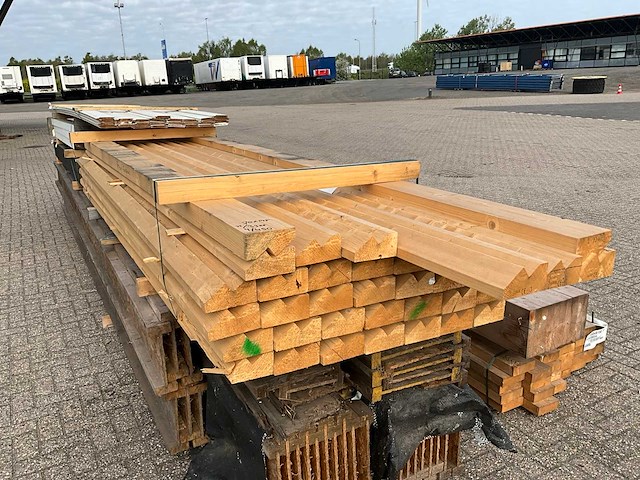 Partij bouwhout - afbeelding 10 van  13