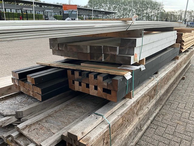 Partij bouwhout - afbeelding 12 van  13