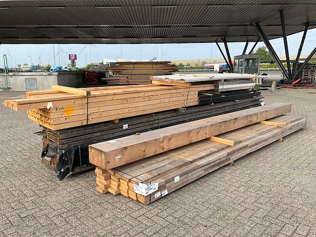 Partij bouwhout - afbeelding 1 van  13