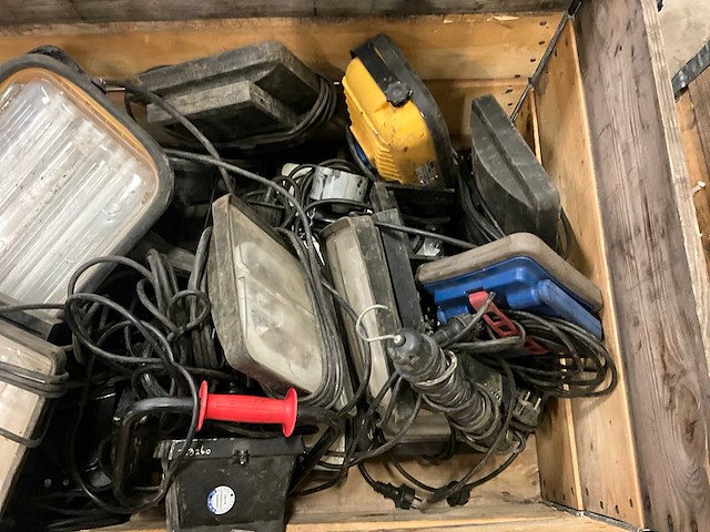 Partij bouwlampen - afbeelding 4 van  5