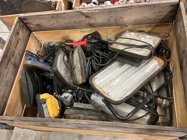 Partij bouwlampen - afbeelding 5 van  5