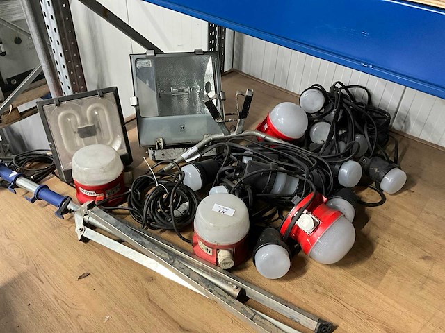 Partij bouwlampen - afbeelding 1 van  6