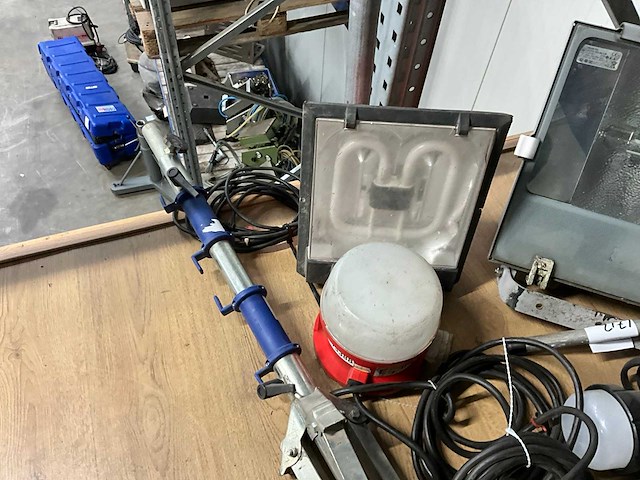 Partij bouwlampen - afbeelding 2 van  6