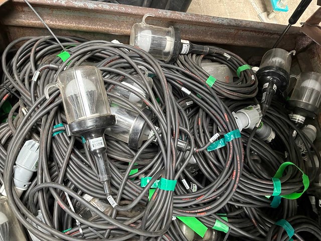Partij bouwlampen - afbeelding 5 van  8