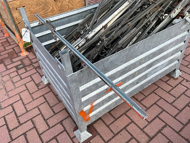 Partij bouwlift etageafslag - afbeelding 1 van  3