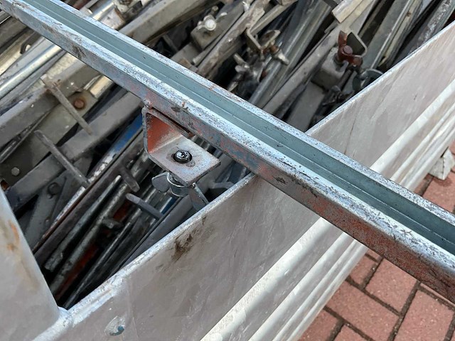 Partij bouwlift etageafslag - afbeelding 2 van  3