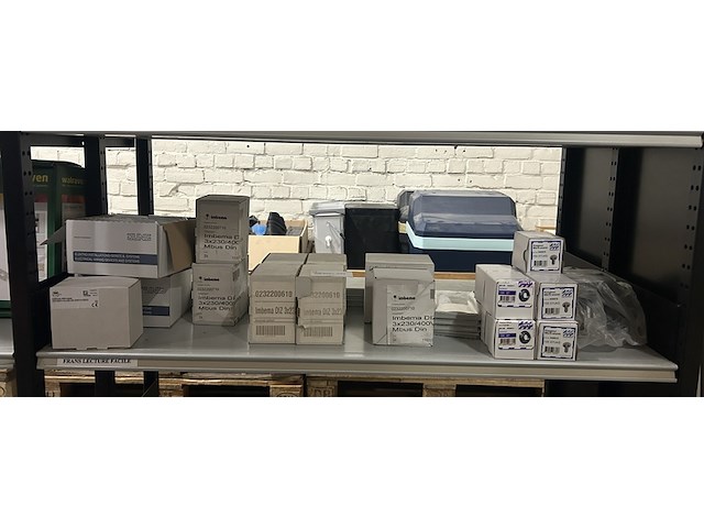 Partij bouwmarkt artikelen w.o. imbema, jung, jmv - afbeelding 1 van  6