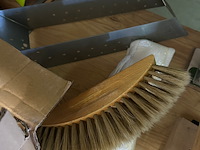 Partij bouwmarktartikelen w.o. hang- en sluitwerk, pikhouweel, w.o. labor, solid - afbeelding 6 van  6