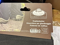 Partij bouwmarktartikelen w.o. werkkleding, diverse soorten tape, w.o. stier - afbeelding 9 van  9