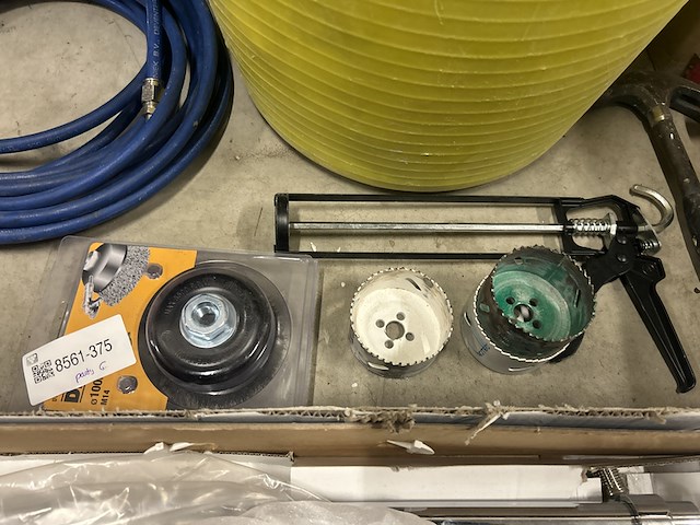 Partij bouwmaterialen en badkameraccessoires - afbeelding 5 van  8