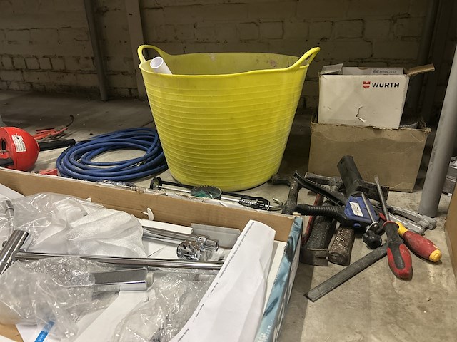 Partij bouwmaterialen en badkameraccessoires - afbeelding 8 van  8