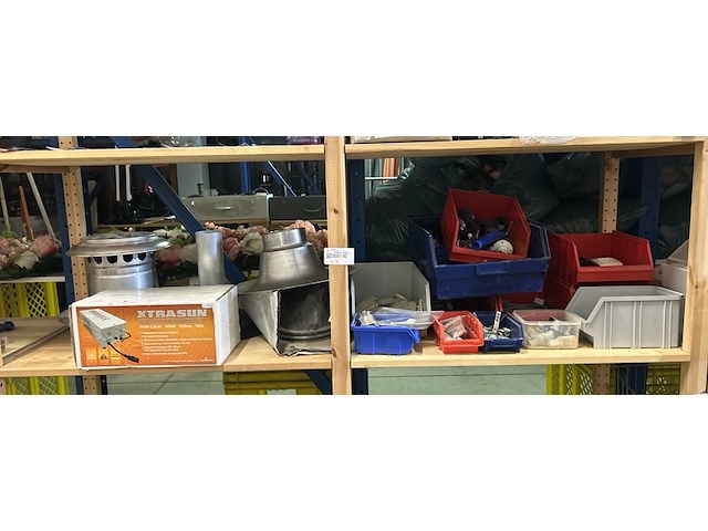 Partij bouwmaterialen en diversen - afbeelding 1 van  9