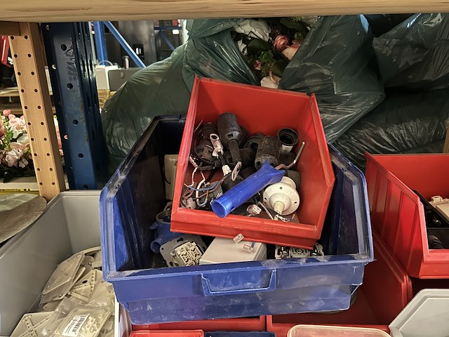 Partij bouwmaterialen en diversen - afbeelding 2 van  9