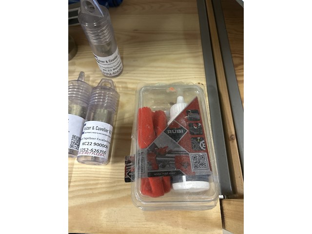 Partij bouwmaterialen w.o. rubi, karwei - afbeelding 6 van  7