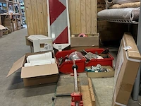 Partij bouwmaterialen, zwaar handgereedschap en werkplaatsbenodigdheden w.o. handson - afbeelding 4 van  12