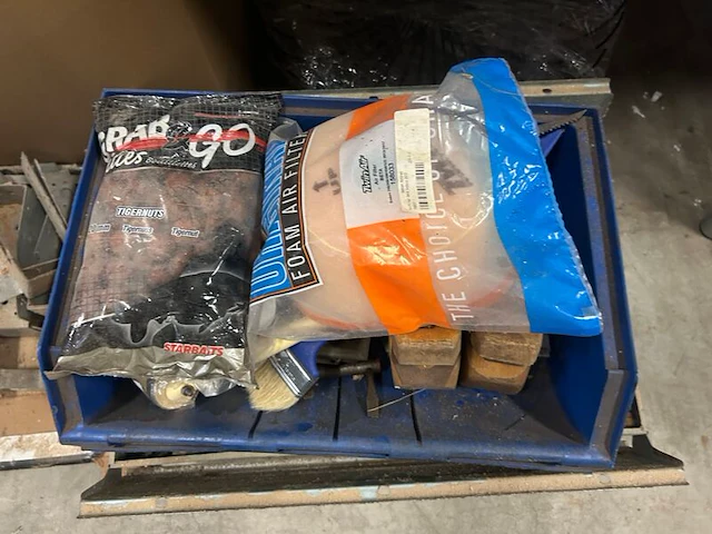 Partij bouwmaterialen, zwaar handgereedschap en werkplaatsbenodigdheden w.o. handson - afbeelding 11 van  12