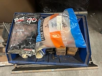 Partij bouwmaterialen, zwaar handgereedschap en werkplaatsbenodigdheden w.o. handson - afbeelding 11 van  12