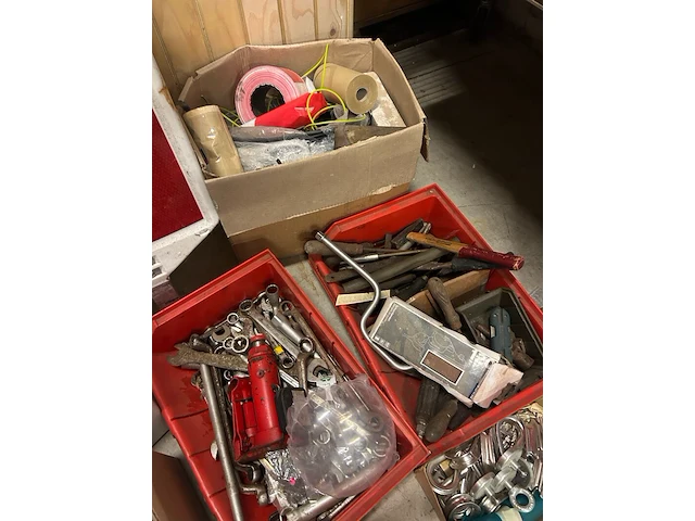 Partij bouwmaterialen, zwaar handgereedschap en werkplaatsbenodigdheden w.o. handson - afbeelding 12 van  12