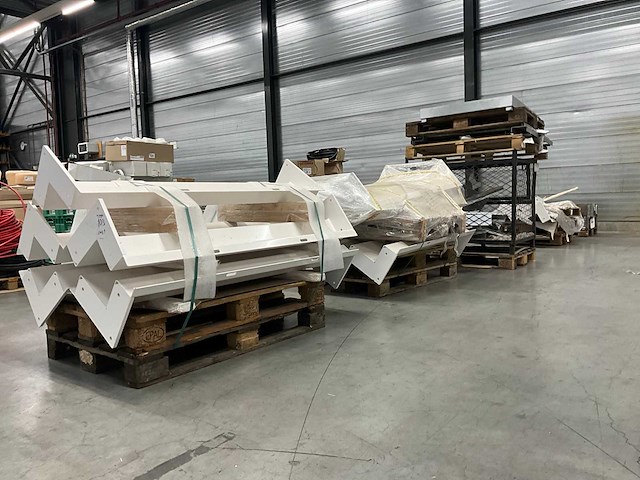 Partij bouwmaterialen - afbeelding 1 van  7