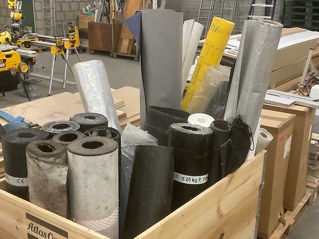 Partij bouwmaterialen - afbeelding 2 van  3