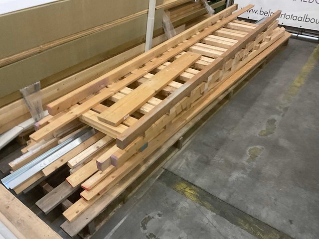 Partij bouwmaterialen - afbeelding 1 van  3
