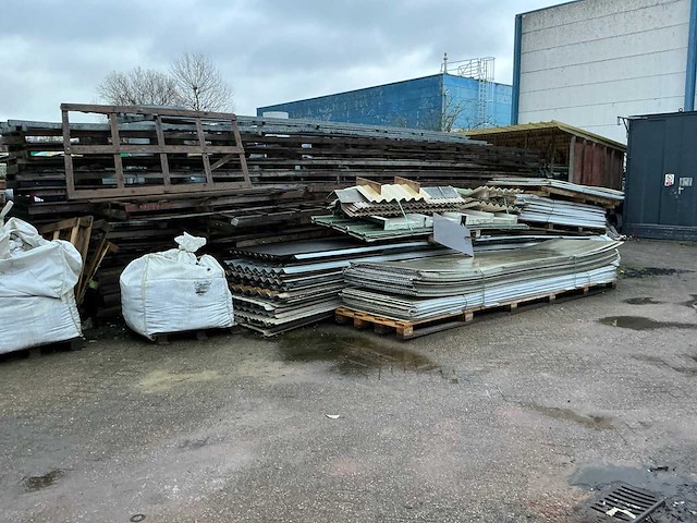 Partij bouwmaterialen - afbeelding 1 van  9