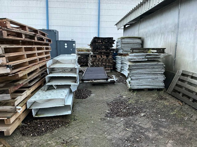 Partij bouwmaterialen - afbeelding 5 van  9