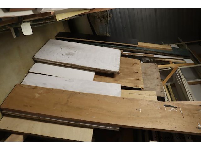 Partij bouwplanken en afwerkprofielen - afbeelding 2 van  13
