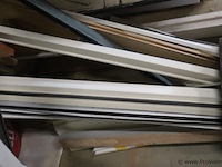 Partij bouwplanken en afwerkprofielen - afbeelding 9 van  13