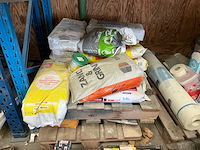Partij bouwstoffen op pallet (3x) - afbeelding 2 van  5