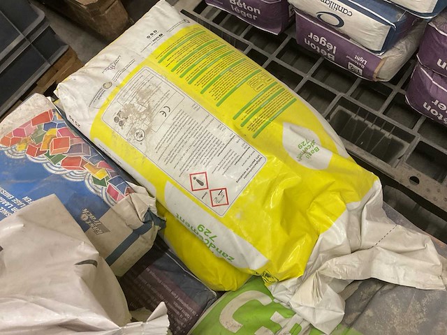 Partij bouwstoffen - afbeelding 2 van  15